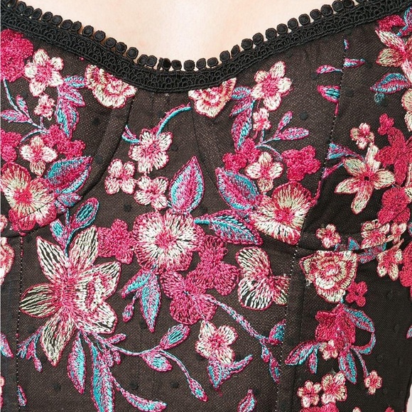 Marchesa notte
Women's Black Embroidered High-low Flocked Tulle Gown - Picture 6 of 8